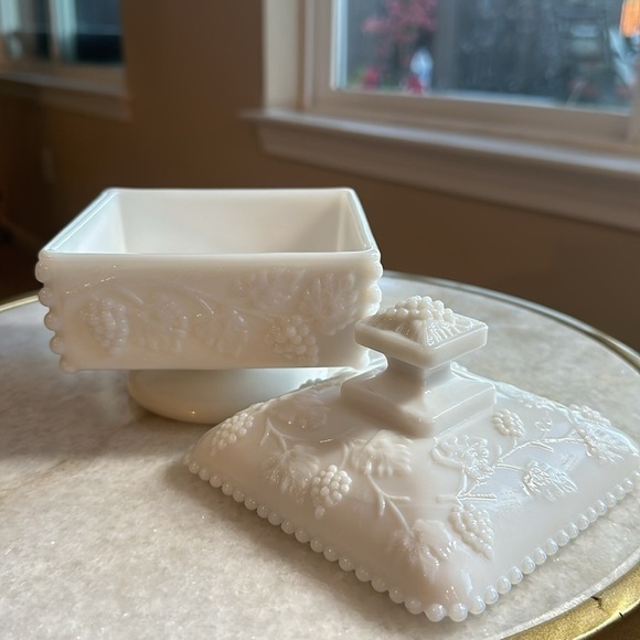 Vintage | Westmoreland Milk Glass Candy Dish + Lid | Milk Glass Storage - Picture 2 of 9